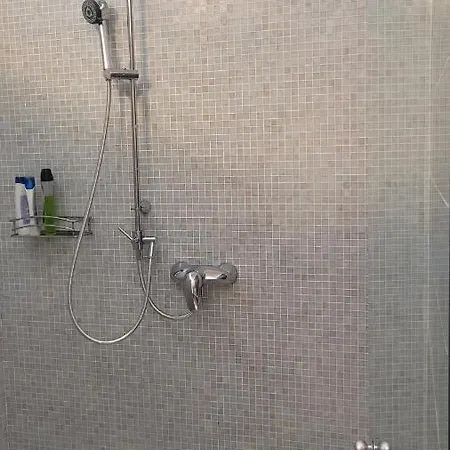 شقة Alt *